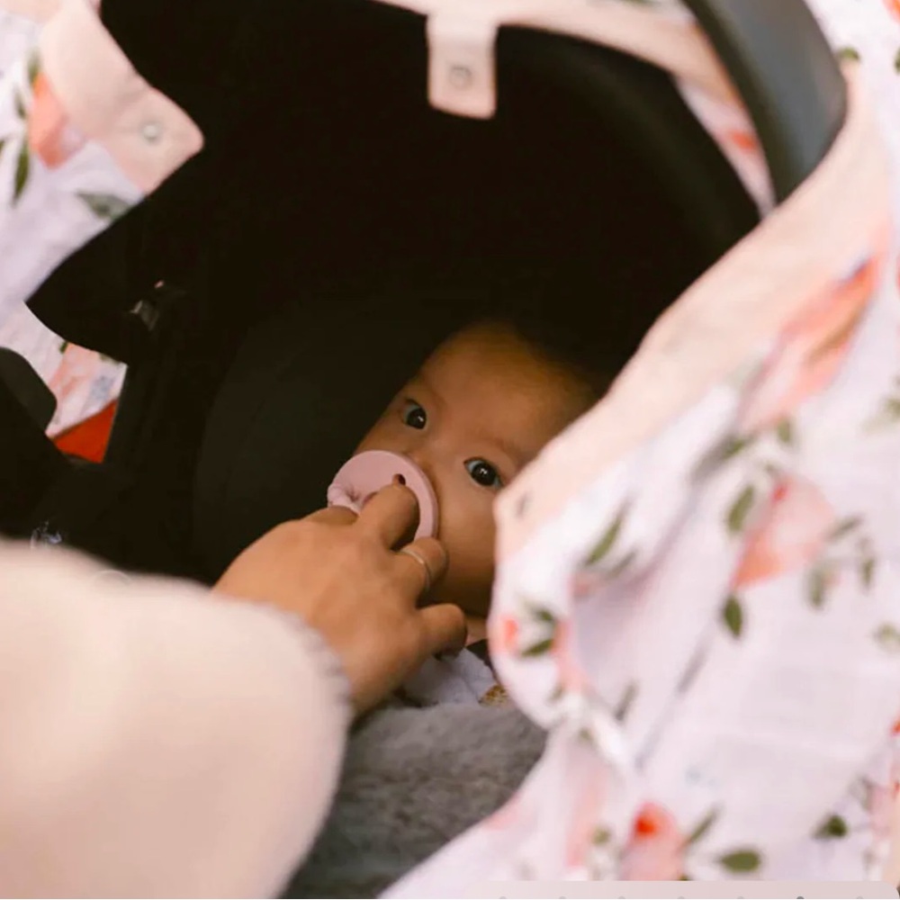 Little
Unicorn Floral Baby Car Seat Cover. Cotton Muslin Car Seat Canopy - Picture 6 of 6